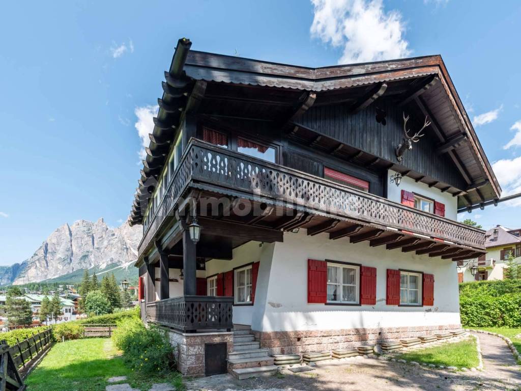 Villa unifamiliare via dei Prati, Centro, Cortina d'Ampezzo