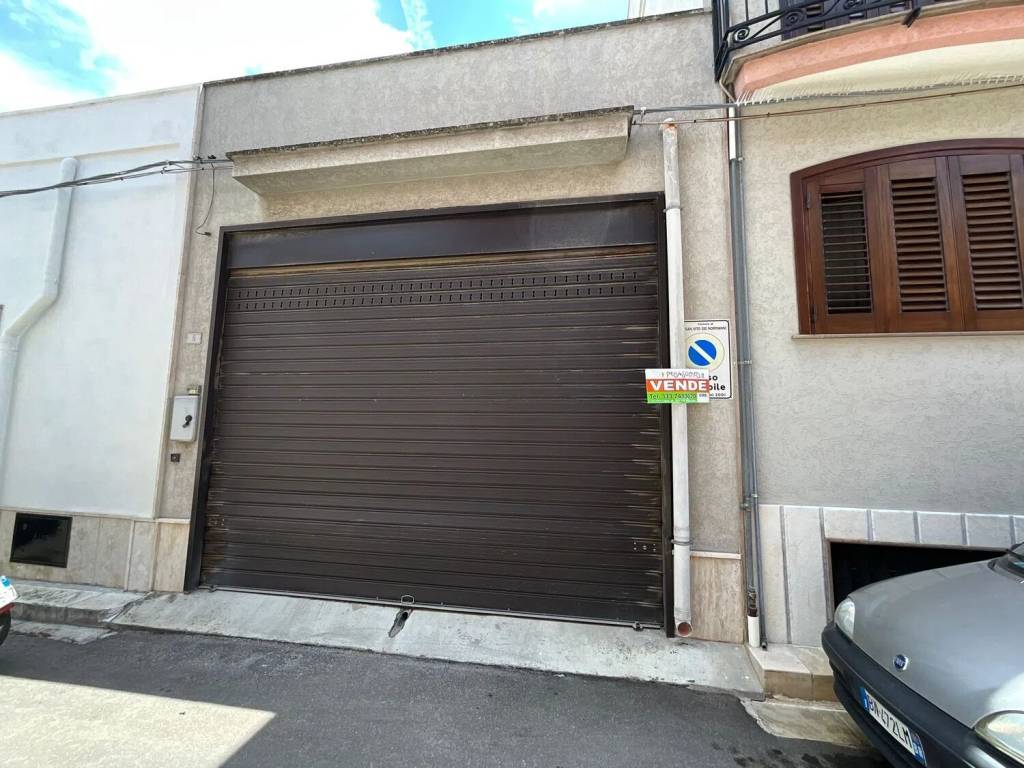 Garage - box via guseppe giusti san c., san vito dei normanni