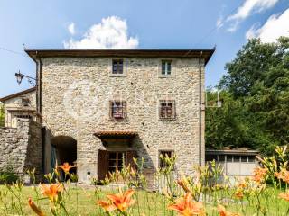 Subbiano grazioso casale con giardino