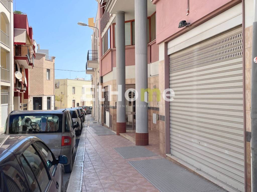 Locale commerciale via Croci 38, Andria, Rif. 114161827 - Immobiliare.it