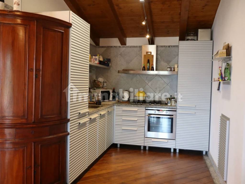 Sale Apartment Menaggio. 3room flat in Croce. Excellent condition
