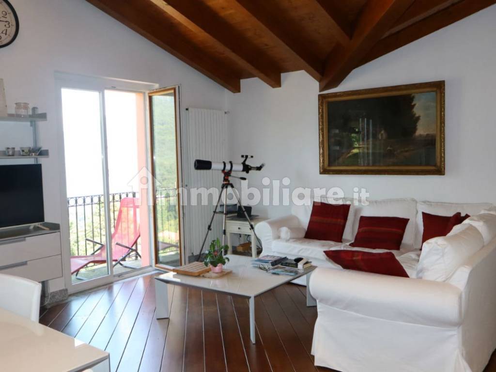 Sale Apartment Menaggio. 3room flat in Croce. Excellent condition