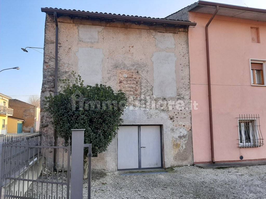 Rustico - Casale in vendita a Valeggio sul Mincio