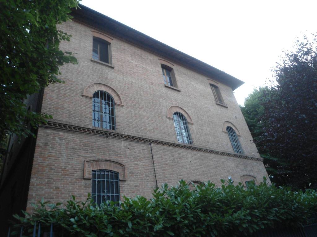 Quadrilocale via bellacosta, colli murri, bologna