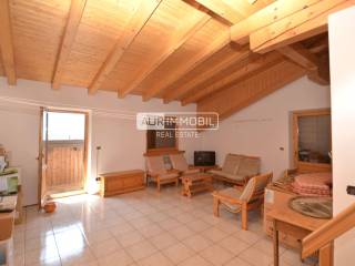 5 AUR1521-2 Living web