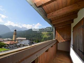 9 AUR1521-2 Balcony 2 web