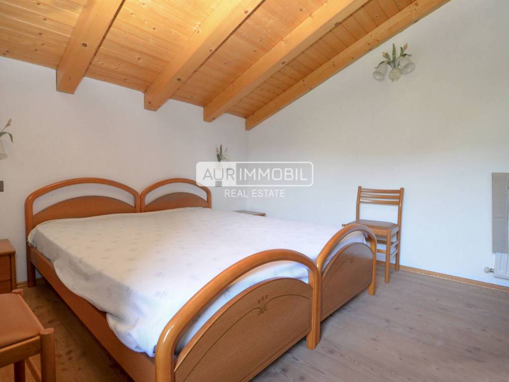 11 AUR1521-2 Bedroom 1 web