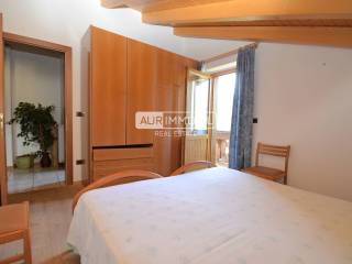 12 AUR1521-2 Bedroom 1 web