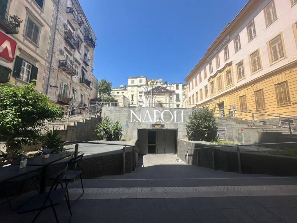 Cocktail bar piazza montecalvario 3, quartieri spagnoli, napoli