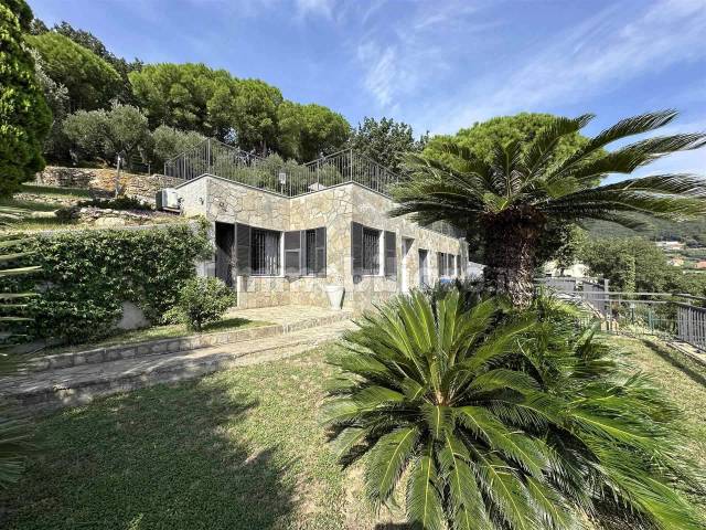 Villa in Vendita a Bergeggi