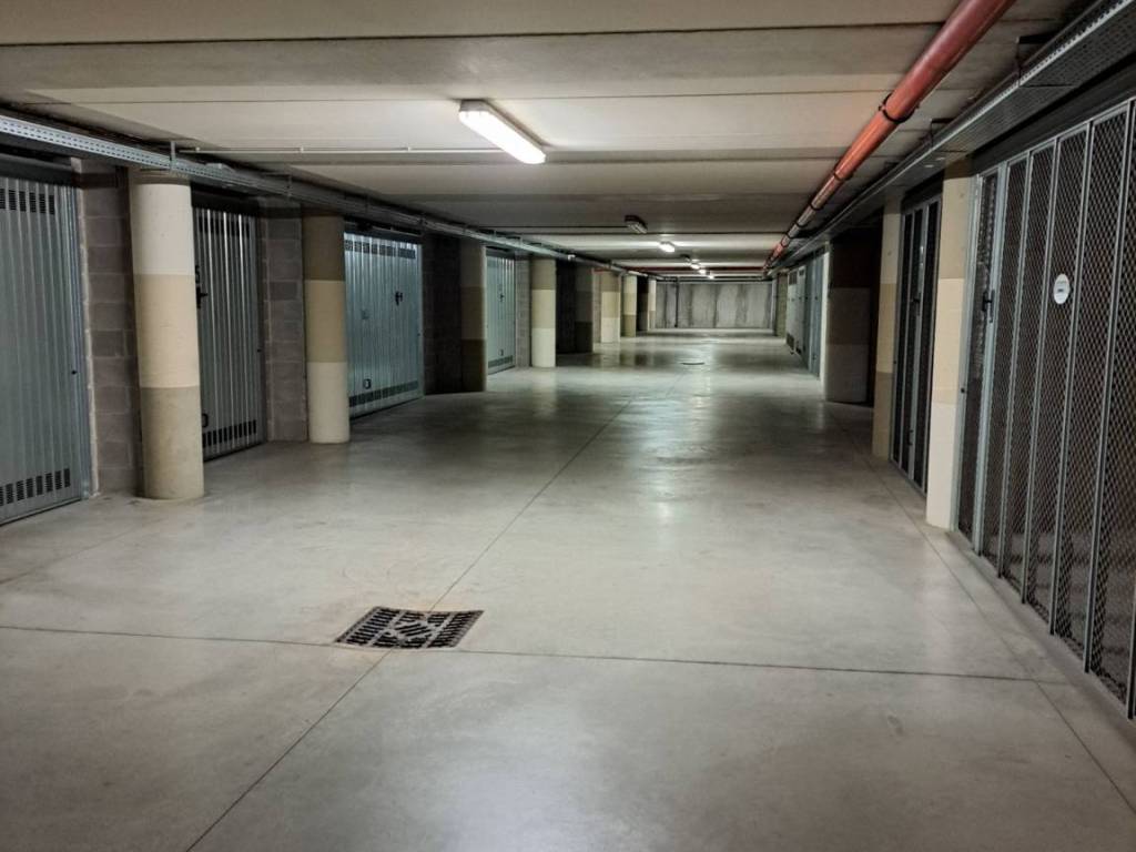 Garage - box via martiri della libertà 42, ospitaletto