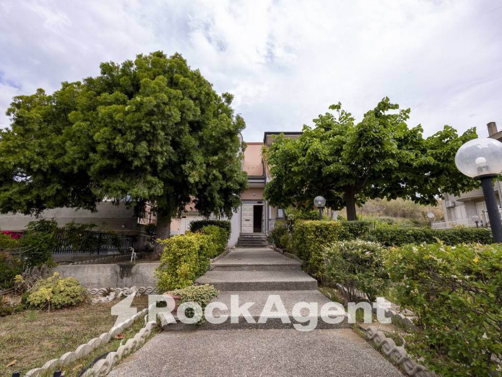 Villa unifamiliare via Francesco Caporale, 21, Badolato Marina, Badolato