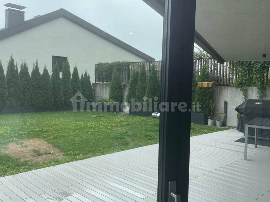 Trilocale spazioso e moderno con terrazza e giardino privato - Foto 16