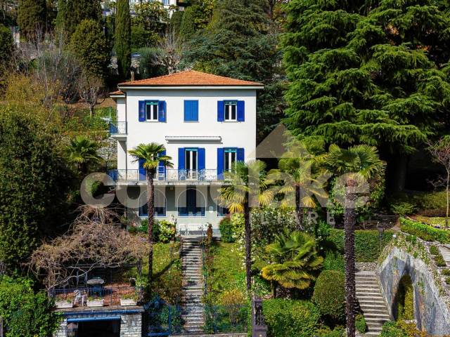 Villa a Moltrasio con giardino