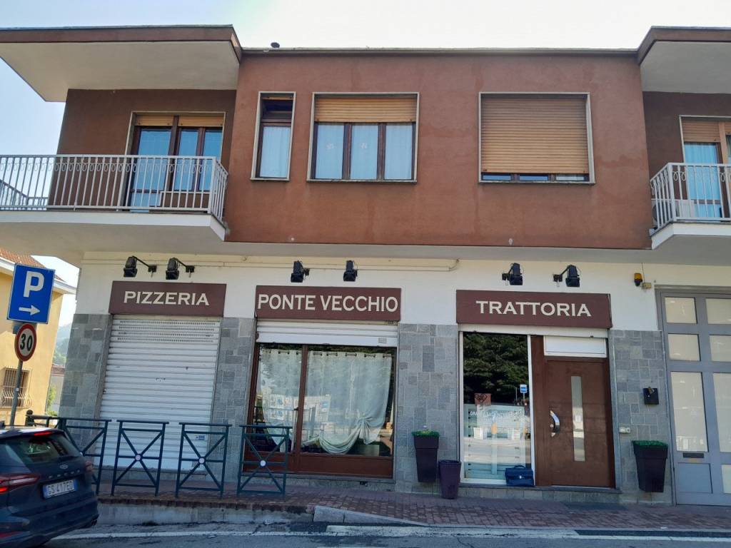 Pizzeria via giuseppe garibaldi 4, centro storico, moncalieri