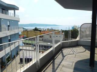 1-GABETTI-TRIESTE-VENDITA-APPARTAMENTO-PRIMO INGRESSO-BALCONE VIVIBILE-LUMINOSO-VISTA MARE.JPG