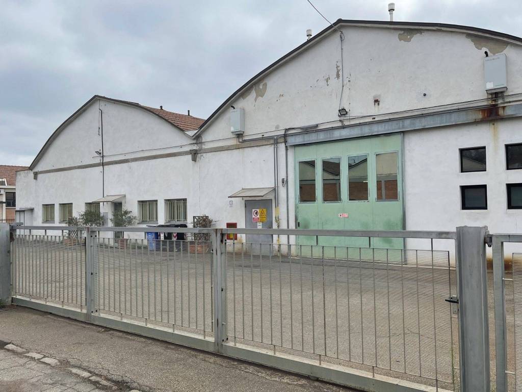Capannone via anna frank 16, stradella, collecchio