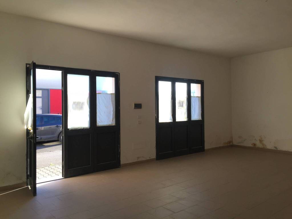 Magazzino - deposito via ambra 29, braccagni, grosseto