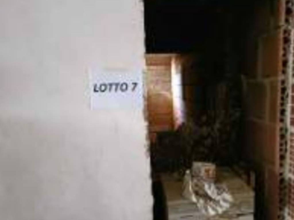 Magazzino o deposito all'asta contrada saiatine villaggio laura, furnari