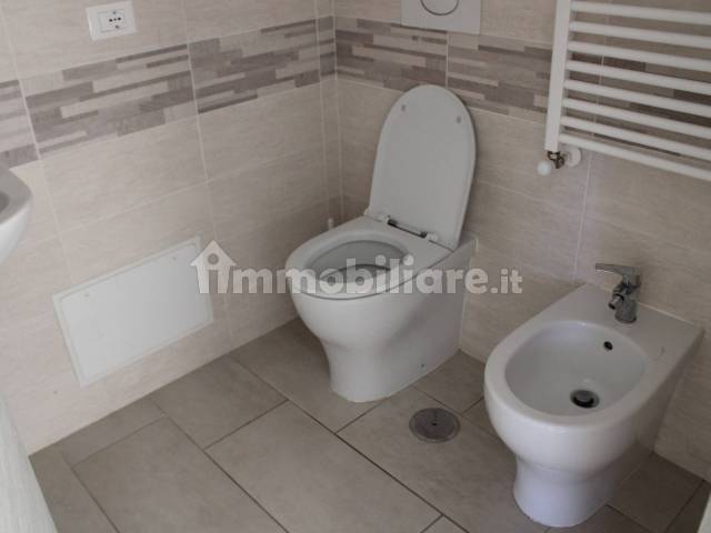 bagno con box doccia