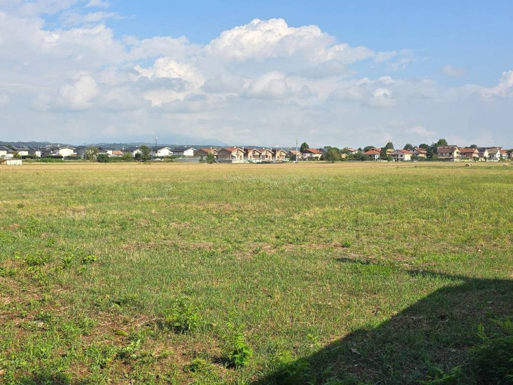 Terreno agricolo via fratelli bandiera, tetti francesi, rivalta di torino