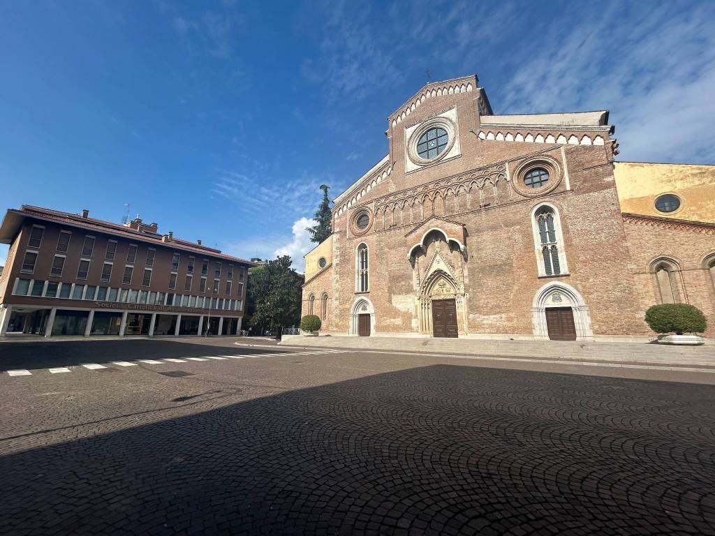 Locale commerciale piazza del duomo, duomo - aquileia, udine