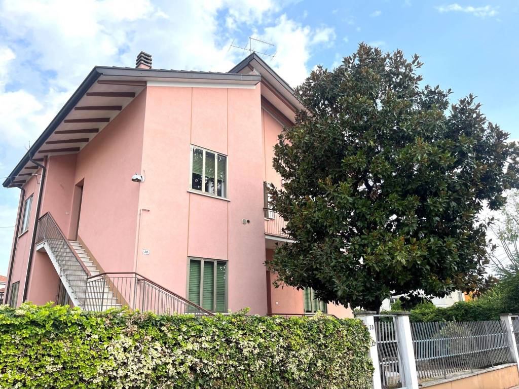 Villa bifamiliare via revere 30, dosso del corso - chiesanuova, mantova