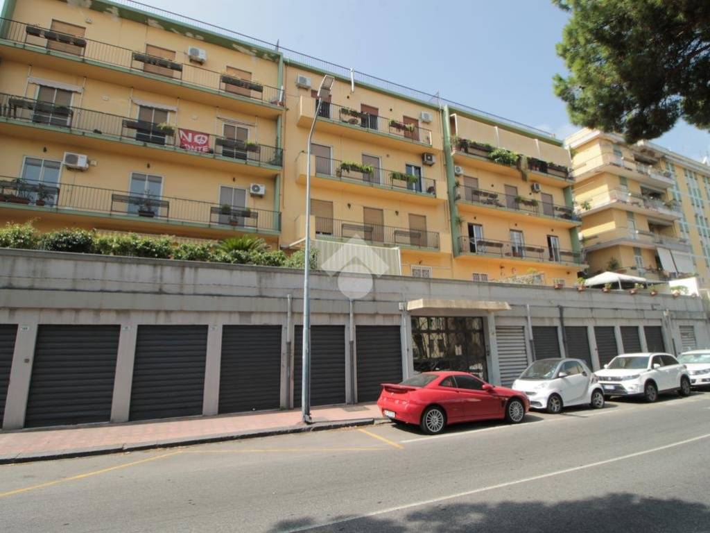 Vendita Appartamento Messina. Quadrilocale in viale Regina Elena 161. Ottimo stato, secondo piano, con balcone, rif. 114411799  #finsubito richiedi mutuo fino 100%