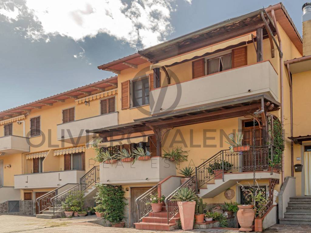 Villa a schiera località poggiola 22, san giuliano, arezzo