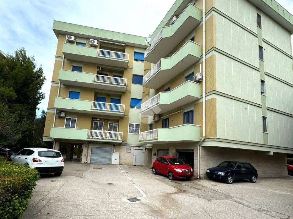 Vendita Appartamento in via Luigi Rovelli 30. Foggia. Da ristrutturare ...