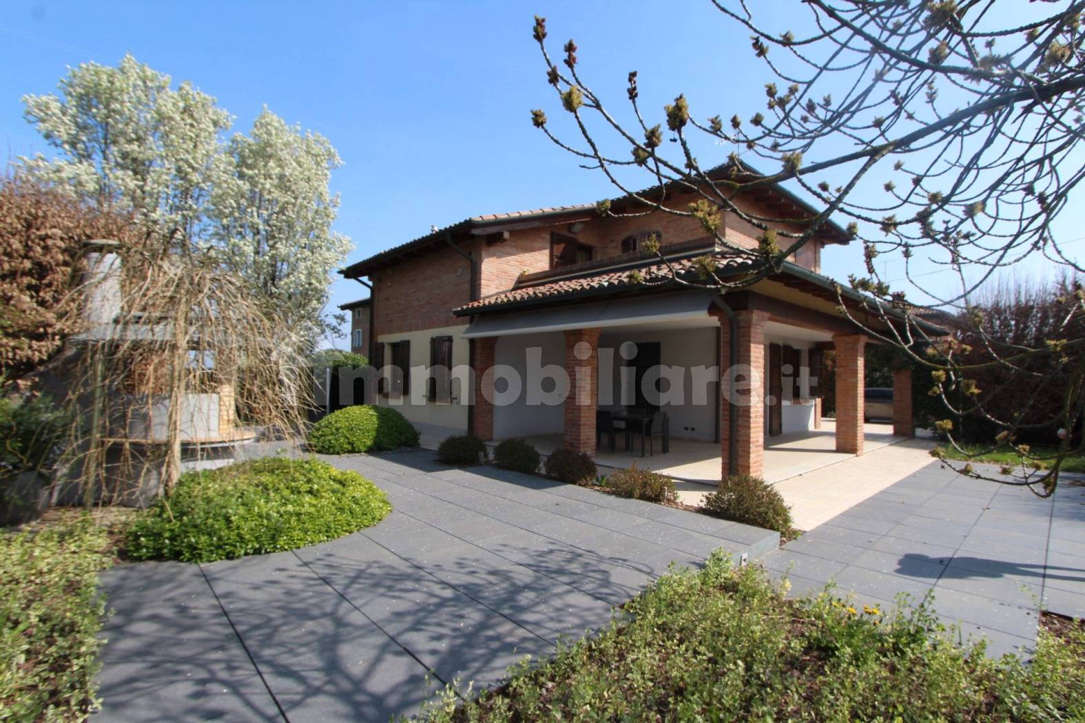 Villa in vendita a Valsamoggia