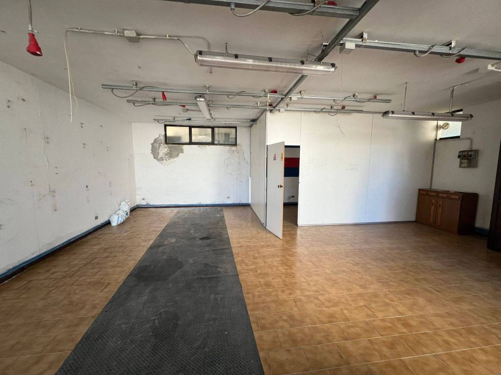 Magazzino - deposito via gasparoli, cassano magnago