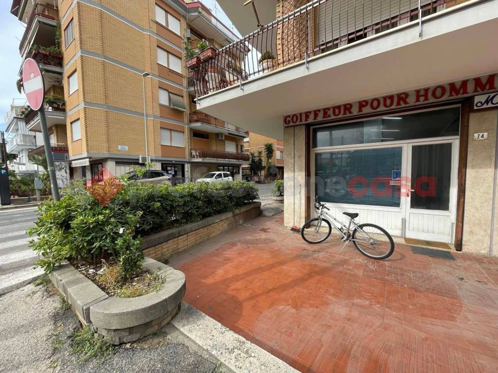 Locale commerciale via del piegarello , 74, terracina
