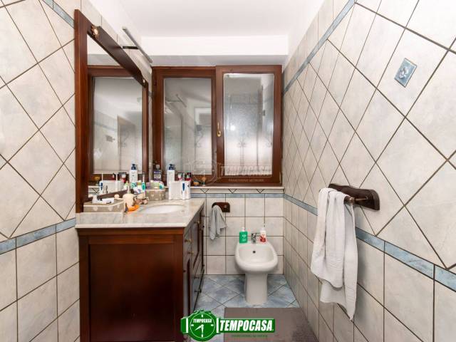 BAGNO CON BOX DOCCIA 