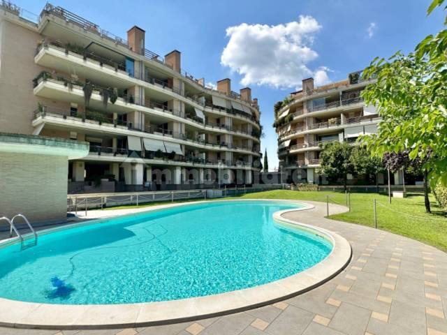 piscina condominiale