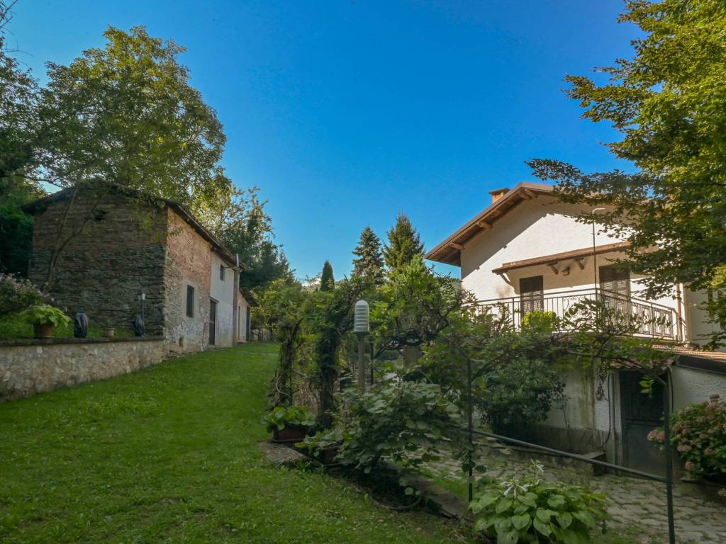 Villa plurifamiliare via mussi 7, centro, roburent