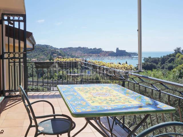 Terrazza con vista mare