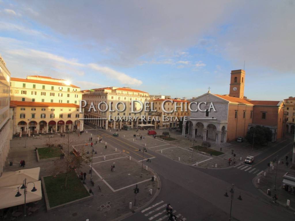 Vendita Appartamento in piazza Grande. Livorno. Ottimo stato, quarto piano, con terrazza, riscaldamento autonomo, rif. 114489815  #finsubito richiedi mutuo fino 100%