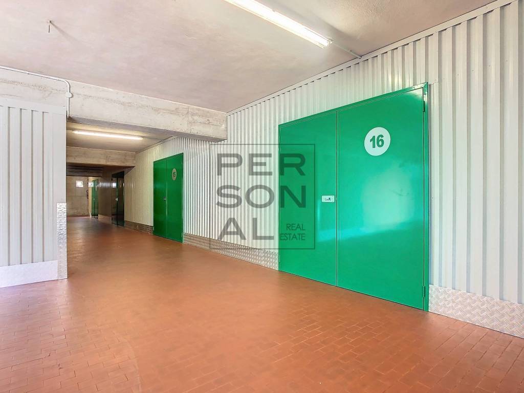 Magazzino - deposito, semicentro, trento