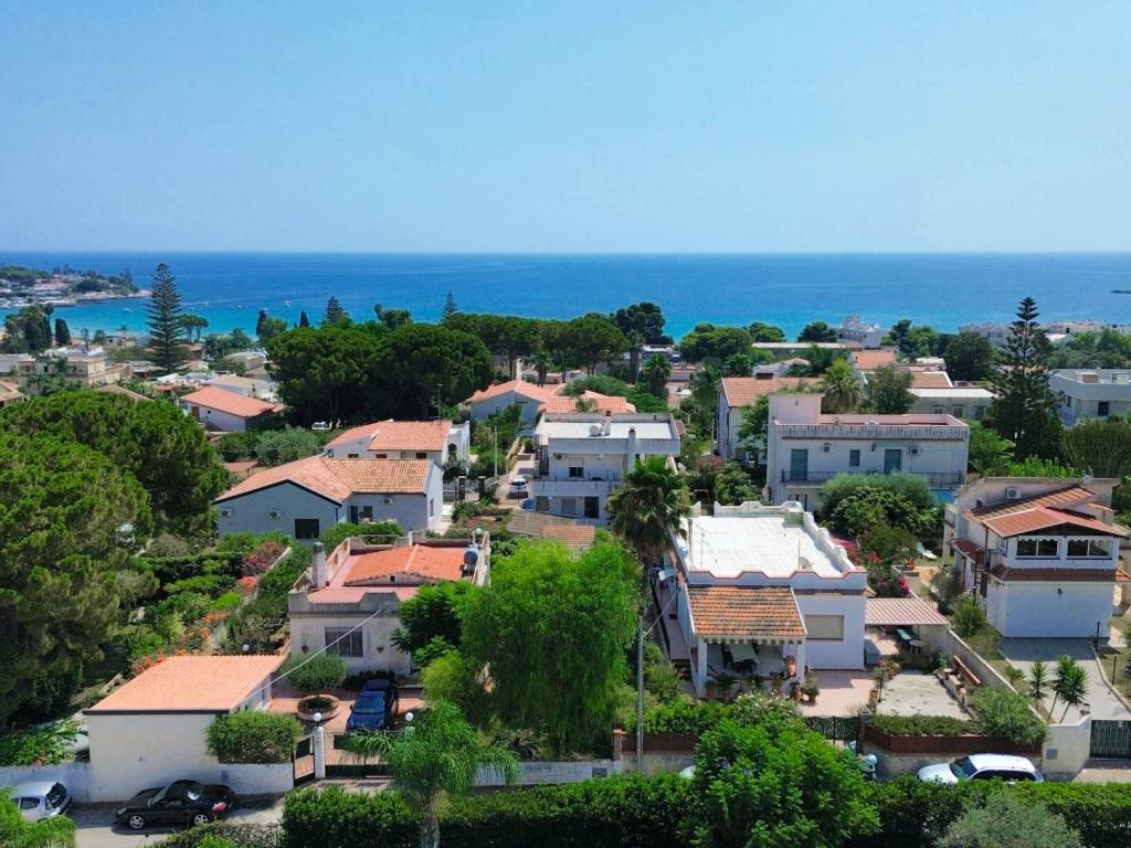 Villa unifamiliare via senigallia, fontane bianche, siracusa