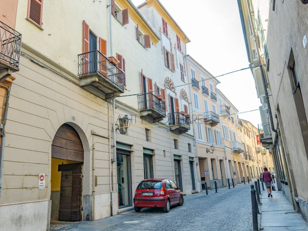 Trilocale via 20 settembre 12, centro storico, asti