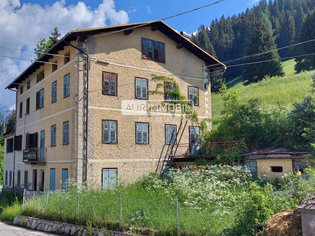 1 AUR1525 Lot View web