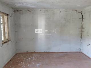 9 AUR1525 Room web