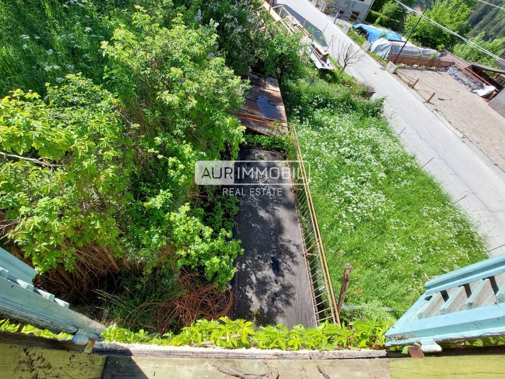 11 AUR1525 Terrace 2 web