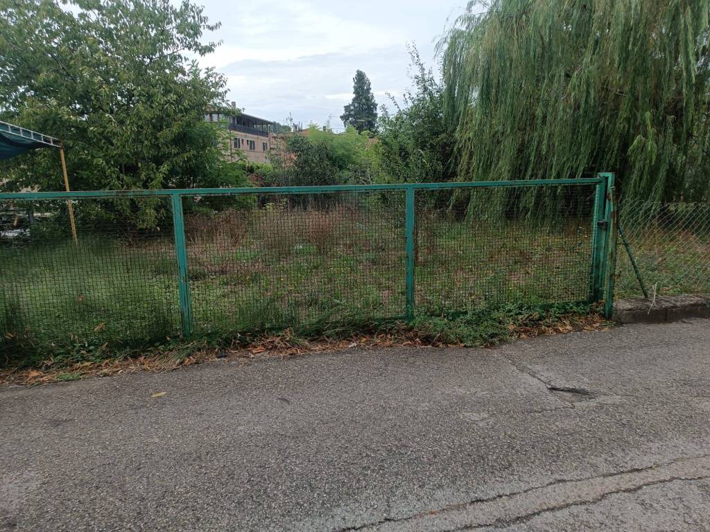 Terreno agricolo strada del bosco, ponte valleceppi, perugia