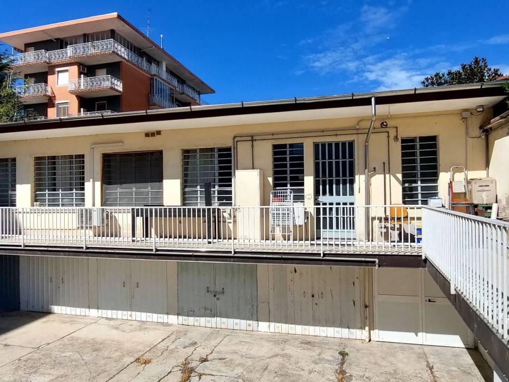 Laboratorio via fratelli rosselli, centro, valenza