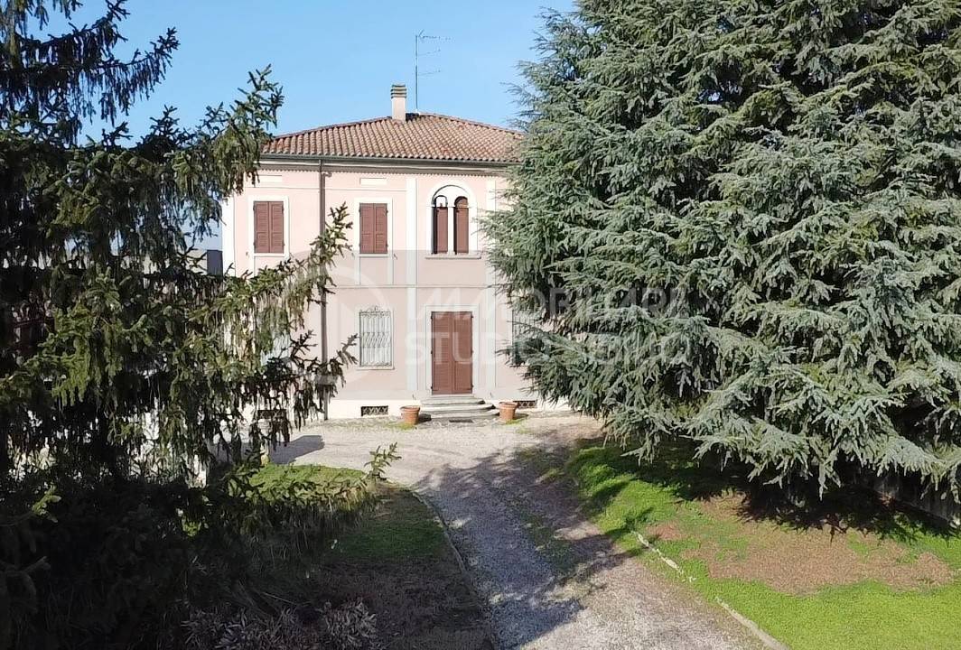 Villa in vendita a Borgo Virgilio