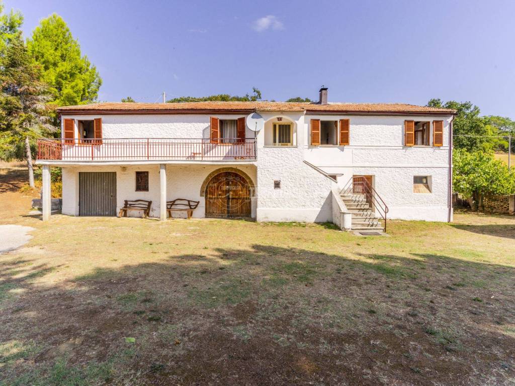 Terratetto unifamiliare contrada asola, civitanova alta, civitanova marche