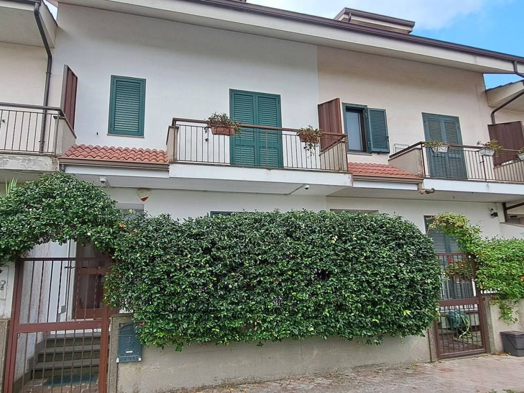 Villa a schiera via antonio scopelliti 17, centro, vibo valentia