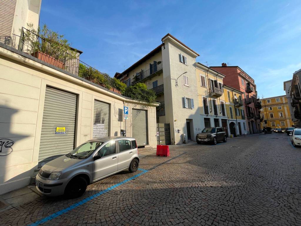 Garage - box via palazzo di giustizia 11, centro storico, biella